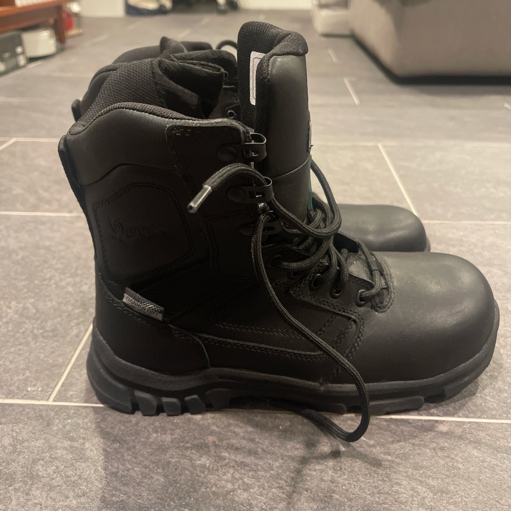 NWOT Danner Black Tactical Boots with High-Top Zipper Design WATERPROOF 6M/8W